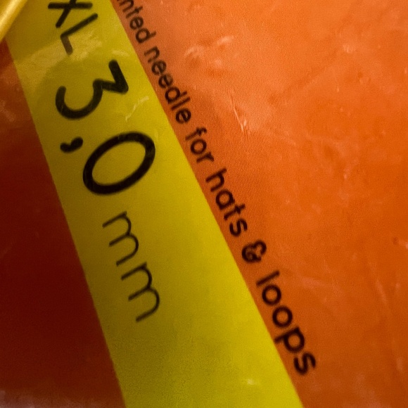 3 Neko Curved Double Pointed Knitting Needles 3.0 mm For Hats US #2.5 Yellow DPN - Picture 3 of 4